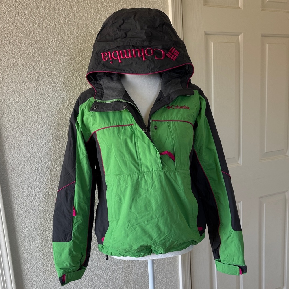 Columbia Women’s Green and Gray Pullover Rain/Cold Jacket